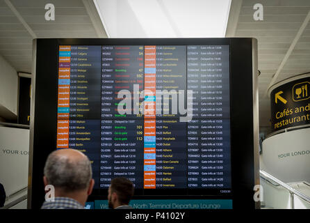 Départ à l'aéroport de Gatwick , Royaume-Uni Banque D'Images