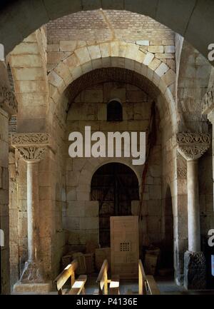 VISIGOTICA INTÉRIEUR DE LA IGLESIA DE SAN PEDRO DE LA NAVE - SIGLO VII. Lieu : EGLISE DE SAN PEDRO DE LA NAVE, CAMPILLO, Zamora, Espagne. Banque D'Images