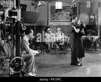 Titre original : MANNEQUIN. Titre en anglais : MANNEQUIN. Film Réalisateur : FRANK BORZAGE. Année : 1937. Stars : Spencer Tracy, Joan Crawford. Credit : M.G.M. / Album Banque D'Images