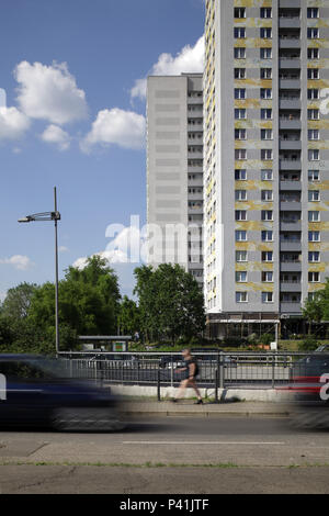 Berlin, Allemagne, bâtiment préfabriqué sur le coin de la rue en Alt-Friedrichsfelde Rhinstrasse Berlin-Friedrichsfelde Banque D'Images