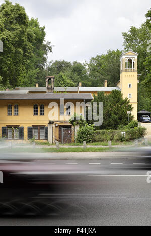 Berlin, Allemagne, bâtiment d'entreprise Schloss Klein-Glienicke sur Koenigstrasse à Berlin-Wannsee Banque D'Images