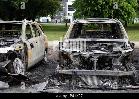 Berlin, Allemagne, voitures brûlées après un incendie criminel en Berlin-Rummelsburg Banque D'Images