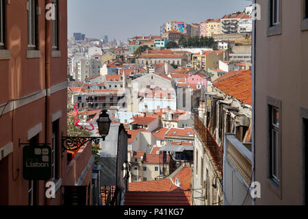Lisbonne, Portugal, vue sur la vieille ville d'Alfama à Lisbonne Banque D'Images