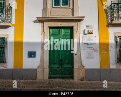 Faro, Portugal - 1 mai 2018 : Du ministère de l'environnement (Ministério do Ambiente), dans le centre historique de Faro sur Banque D'Images