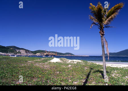 Praia doa Anjos com porto ao fundo, Arraial do Cabo Rio de Janeiro 1992. Foto : JoÃ£o FÃ¡Fotoarena/vero Banque D'Images