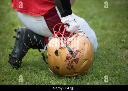 CLUJ, Roumanie - 17 juin 2018 : american football team Cluj croisés jouer la demi-finale match contre Bucarest guerriers dans le trophée Coupe de Roumanie Banque D'Images