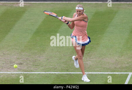 Birmingham, UK. 20 juin 2018. Kristina Mladenovic de France en action contre Magdalena Rybarikova de la Slovaquie au cours de la Nature Valley Classic WTA Tour événement au Prieuré d'Edgbaston, Birmingham, UK Club le mercredi 20 juin 2018. Credit : James Wilson/Alamy Live News Banque D'Images