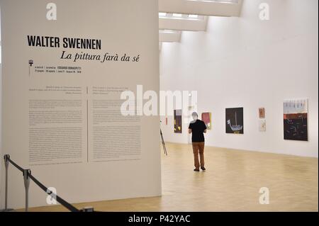 Milan, Italie. 20 juin 2018. - Exposition Triennale par Walter Swennen - peinture "fera" si '' (Duilio Piaggesi, Milan - 2018-06-20) ps la photo est utilisé à l'égard du contexte dans lequel elle a été prise, et sans décorum calomnieuses des personnes représentées : Crédit Photo indépendant Srl/Alamy Live News Banque D'Images