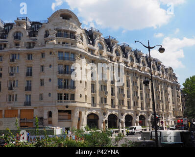 Paris, France. 20 Juin, 2018. L'hôtel de luxe "Lutetia". Après plusieurs années de rénovation, l'hôtel luxueux à Paris 'Lutetia' rouvrira ses portes le 12 juillet dernier. L'opérateur informé sur 20.06.2018 à Paris. A l'origine, la réouverture de la maison fermée depuis 2014 avait été ciblée pour mai Crédit : Christian Böhmer/dpa/Alamy Live News Banque D'Images