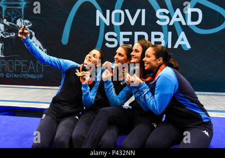 Novi Sad, Serbie. 20 juin 2018 escrime européenne championshio for womens Womens fleuret féminin par équipes Finale. Équipe d'Italie a gagné la médaille d'or, l'Italie a battu en finale de l'équipe Russie,équipe de France a remporté la médaille de bronze. Pour l'Italie a joué cini Chiara,Arianna Errigo,Mancini Camila et Volpi Alice Nenad Mihajlovic photo Credit : Nenad Mihajlovic/Alamy Live News Banque D'Images