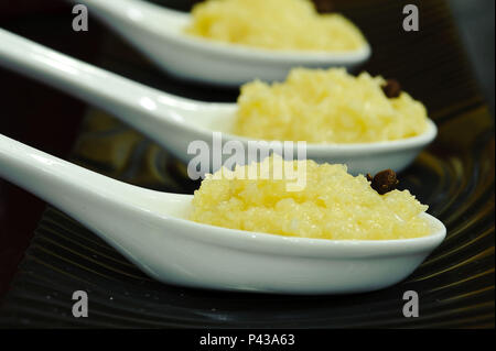 Docinhos de colher (brigadeiro, beijinho doce de abóbora,). São Paulo/SP, BRÉSIL. Données : 14/06/2010. Foto : David Santos Jr. / Fotoarena. Banque D'Images