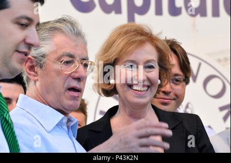 Umberto Bossi , Letizia Moratti, Matteo Salvini au cours de réunion de la Lega Nord à Milan 13-05-2011 Banque D'Images