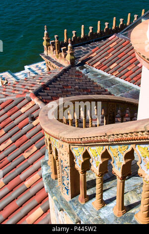 Voir l'escalier de la tour de Ca d'Zan, l'hôtel particulier de la Renaissance méditerranéenne, propriétaire du cirque John Ringling, Sarasota, Floride. Banque D'Images