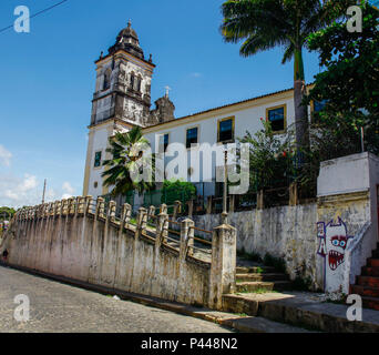 Situado no Largo do Amparo, un Igreja de Nossa Senhora do Amparo foi construÃ-da em 1613 pela Irmandade de Nossa Senhora do Amparo dos Homens Pardos. Moins de dÃ©cadas depois de construÃ-da destruÃ-da, une foi Igreja, parcialmente, por um incÃªndio causado pelos holandeses em 1631. Em 1644, une foi reedificada.Olinda Igreja/PE, Brasil 12/11/2013. Foto : Carlos Ezequiel Vannoni/Fotoarena Banque D'Images