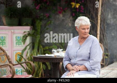 Titre original : THE BEST EXOTIC MARIGOLD HOTEL. Titre en anglais : THE BEST EXOTIC MARIGOLD HOTEL. Film Réalisateur : John Madden. Année : 2011. Stars : Judi Dench. Crédit : 20TH CENTURY FOX / Album Banque D'Images