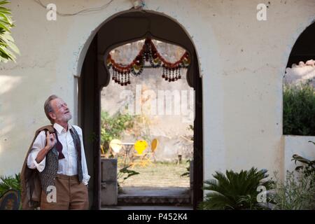 Titre original : THE BEST EXOTIC MARIGOLD HOTEL. Titre en anglais : THE BEST EXOTIC MARIGOLD HOTEL. Film Réalisateur : John Madden. Année : 2011. Stars : RONALD PICKUP. Crédit : 20TH CENTURY FOX / Album Banque D'Images