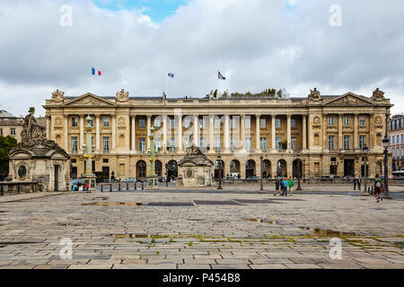 PARIS, FRANCE - 08 août, 2017 : bâtiment historique sur la Place de la Concorde Banque D'Images