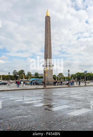 PARIS, FRANCE - 09 août 2017 : l'Obélisque de Louxor au centre de la Place de la Concorde à Paris Banque D'Images