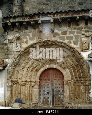 PORTADA MERIDIONAL DE LA IGLESIA DE SANTA MARIA DEL REY DE ATIENZA - SIGLO XIII - ROMANICO ESPAÑOL. Lieu : EGLISE DE SANTA MARIA DEL REY, Atienza, ESPAGNE. Banque D'Images