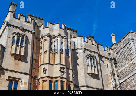 Groupe de bâtiments à l'angle supérieur Ward et le Quadrilatère du château de Windsor, résidence royale à Windsor dans le comté de Berkshire, England, UK Banque D'Images