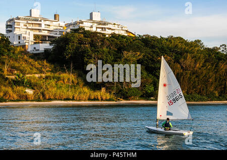 La Fim de tarde pas de Jurerê Internacional, Bairro de Florianópolis, conhecido por grandes mansões e gente, condomínios famosa. FLORIANOPOLIS/SC, Brasil 16/06/2014. (Foto : Cadu Rolim / Fotoarena) Banque D'Images