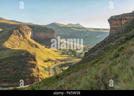 GOLDEN GATE HIGHLANDS NATIONAL PARK, AFRIQUE DU SUD - 12 mars 2018 : Vue aérienne de l'hôtel sur le Golden Gate Highlands National Park dans la Libre St Banque D'Images