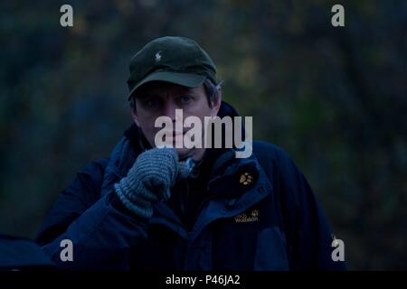 Titre original : V TUMANE. Titre en anglais : DANS LE BROUILLARD. Directeur : SERGEI LOZNITSA Film. Année : 2012. Stars : SERGEI LOZNITSA. Credit : LEMMING FILM / Album Banque D'Images