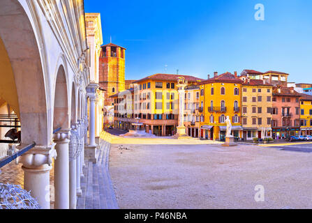 Piazza della Liberta square à Udine, Frioul-Vénétie Julienne repères Voir région de l'Italie Banque D'Images