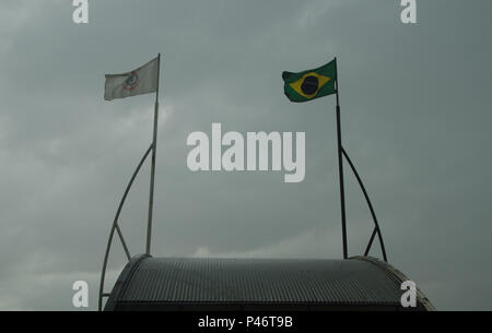 SÃO PAULO, SP - 25/11/2014 : CLIMA TEMPO - Um temporelle forte se forma na tarde desta mercredi, nas n'imediações CT Joaquim Grava, Zona Leste de São Paulo. (Foto : Gero / Fotoarena) Banque D'Images