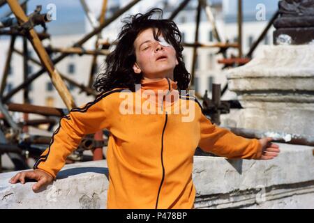 Titre original : LES AMANTS DU PONT-NEUF. Titre en anglais : Amants du Pont-Neuf, LE. Directeur de film : Leos Carax. Année : 1991. Stars : Juliette Binoche. Credit : GAUMONT / Album Banque D'Images