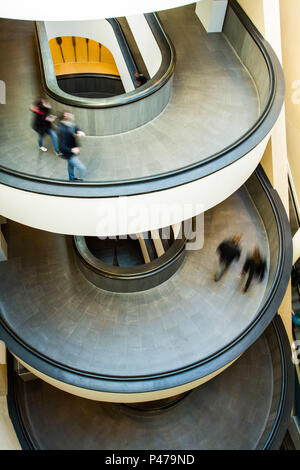 Rampa espiral pas d'espace intérieur n'Museu do Vaticano. Cidade do Vaticano, Vaticano - 28/12/2012. Foto : Ricardo Ribas / Fotoarena Banque D'Images