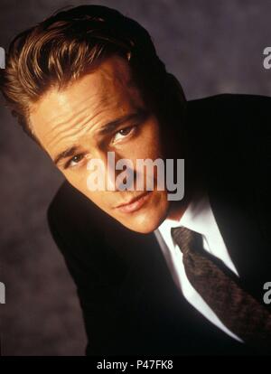 Titre original : BEVERLY HILLS, 90210. Titre en anglais : BEVERLY HILLS, 90210. Année : 1990. Stars : LUKE PERRY. Credit : FOX/BROADCASTING CO. / Album Banque D'Images