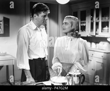 Titre original : je marche seul. Titre en anglais : je marche seul. Directeur : BYRON HASKIN Films. Année : 1948. Stars : Burt Lancaster ; LIZABETH SCOTT. Credit : PARAMOUNT PICTURES / Album Banque D'Images