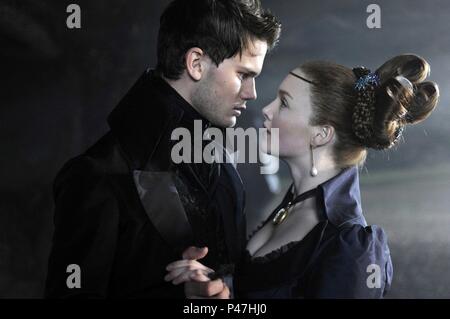 Titre original : de grandes attentes. Titre en anglais : de grandes attentes. Directeur de film : Mike Newell. Année : 2012. Stars : JEREMY IRVINE ; HOLLIDAY GRAINGER. Credit : BBC FILMS / Album Banque D'Images