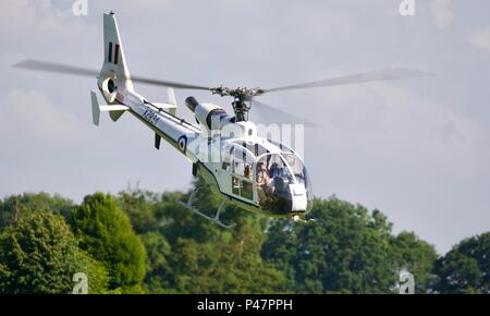 Gazelle Westland HT.3 G-CBSI/XZ934 à partir de l'Escadron Gazelle Display Team volant à Shuttleworth airshow Marine Fly à l'ancien gardien sur le 3 juin 2018 Banque D'Images