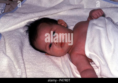 Enfant Bebe Eurasien Femme 7 Mois Photo Stock Alamy