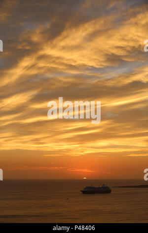 PUNTA DEL ESTE, ARACATI - 07/01/2015 : Pôr Do Sol - Punta del Este é uma cidade do no localizada Aracati, Departamento de Maldonado. Está entre os dez balneários de luxo mais famosos do mundo e é um dos mais charmosos oferecendo da América Latina, oceânicas praias tanto quanto de Rio. Foto de Pôr do Sol visto da Praia Mansa. Foto : André Chaco / Fotoarena (restriction : l'Amérique du Sud de l'homme uniquement) Banque D'Images