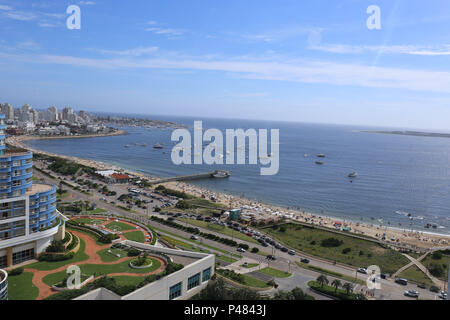 PUNTA DEL ESTE, ARACATI - 07/01/2014 : Hôtel Conrad - Localizado em um dos balneários plus sofisticados da América do Sul, Conrad Punta del Este Resort & Casino se posicionou desde a sua inauguração, já faz 17 anos, como o Cassino N° 1 da América Latina e o centro de entretenimentos mais importante da região. Foto : André Chaco / Fotoarena (restriction : l'Amérique du Sud de l'homme uniquement) Banque D'Images