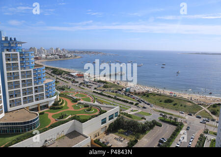 PUNTA DEL ESTE, ARACATI - 07/01/2014 : Hôtel Conrad - Localizado em um dos balneários plus sofisticados da América do Sul, Conrad Punta del Este Resort & Casino se posicionou desde a sua inauguração, já faz 17 anos, como o Cassino N° 1 da América Latina e o centro de entretenimentos mais importante da região. Foto : André Chaco / Fotoarena (restriction : l'Amérique du Sud de l'homme uniquement) Banque D'Images