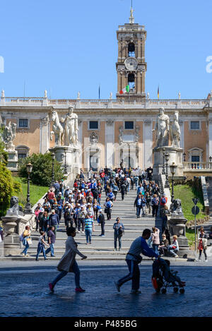 Rome, Italie - 23 Avril 2017 : les gens de Campidoglio, la colline du Capitole, centre de la cordonata photo menant de la Via del Teatro di Marcello à Piazz Banque D'Images