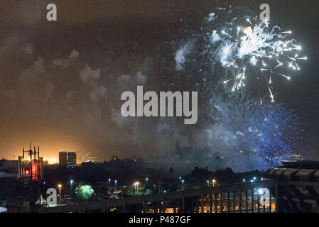 RIO DE JANEIRO/RJ, Brésil - 01/03/2015 - ANIVERSARIO RIO DE JANEIRO. Queima de fogos durante Aniversario Rio 450 anos visto do Bairro do Maracana. Foto : Celso Pupo / Fotoarena Banque D'Images