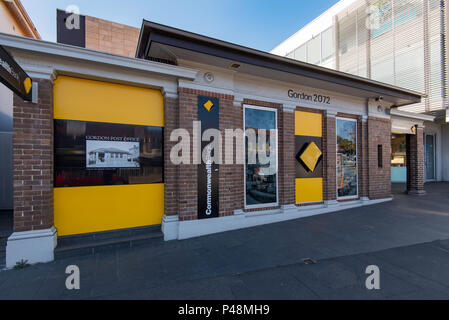 Le premier bureau de poste construit à cet effet dans la banlieue de Sydney Gordon 2072. Construit à la fin des années 1890 et aujourd'hui convertie en un Commonwealth Bank branch Banque D'Images