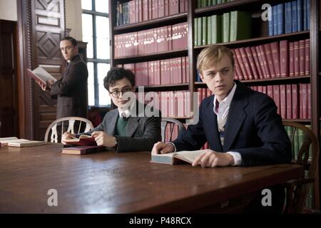 Titre original : KILL YOUR DARLINGS. Titre en anglais : KILL YOUR DARLINGS. Film Réalisateur : JOHN KROKIDAS. Année : 2013. Stars : Daniel Radcliffe ; DANE DEHAAN. Credit : KILLER FILMS / Album Banque D'Images