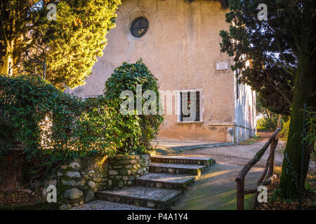 Église San Fermo, San Felice del Benaco, Lac de Garde, Province de Brescia, Lombardie, Italie Banque D'Images