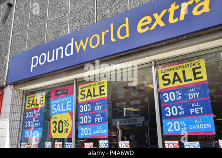 Wood Green, Londres, Royaume-Uni. 21 juin 2018. Le Poundworld Magasin supplémentaire à Wood Green, au nord de Londres lance une vente de l'administration, le groupe est toujours à la recherche d'un acheteur. Crédit : Matthieu Chattle/Alamy Live News Banque D'Images