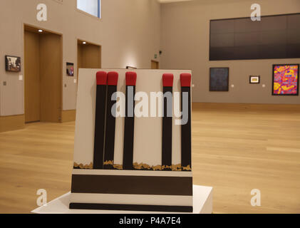 London,UK,21 juin 2018,l'appel à photo Tirages Bonhams & multiples et d'après-guerre et d'Art Contemporain a lieu à New Bond Street. RAYMOND HAINS (Français, 1926-2005) Seita 1970£ 28 000 - 38 000. Credit : Keith Larby/Alamy Live News Banque D'Images