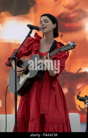 Cannes, France, 21 juin 2018, St Vincent, Grammy Artiste, assister à la festival de Cannes Lions Festival International de créativité - © ifnm / Alamy Live News Banque D'Images