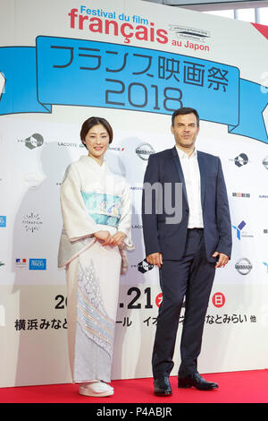 (L à R) et actrice japonaise Takako Tokiwa Festival Muse et le réalisateur français François Ozon, poser pour les caméras lors d'un tapis rouge avant la cérémonie d'ouverture du Festival du Film français au Japon 2018 à Yokohama Minato Mirai Hall le 21 juin 2018, Yokohama, Japon. Cette année, 15 films seront projetés pendant le festival du 21 juin au 24 septembre. (Photo de Rodrigo Reyes Marin/AFLO) Banque D'Images