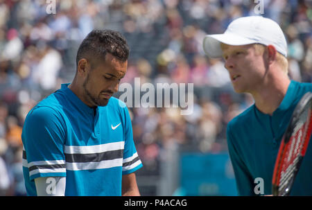 Le Queen's Club, London, UK. 21 Juin, 2018. Jour 4 Championnats de l'arbre de la fièvre sur le court central avec Nick Kyrgios (AUS) vs Kyle Edmund (GBR). Credit : Malcolm Park/Alamy Live News. Banque D'Images