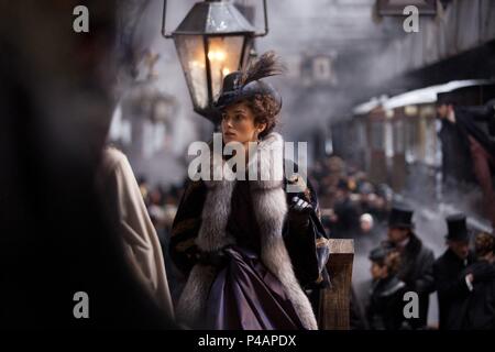 Titre original : ANNA KARENINA. Titre en anglais : ANNA KARENINA. Directeur de film : Joe WRIGHT. Année : 2012. Stars : Keira Knightley. Crédit : STUDIO CANAL/WORKING TITLE FILMS / Album Banque D'Images